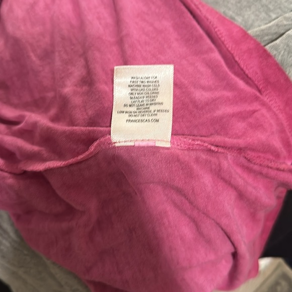 Alya twist front v-neck top Francesca’s - Picture 5 of 5